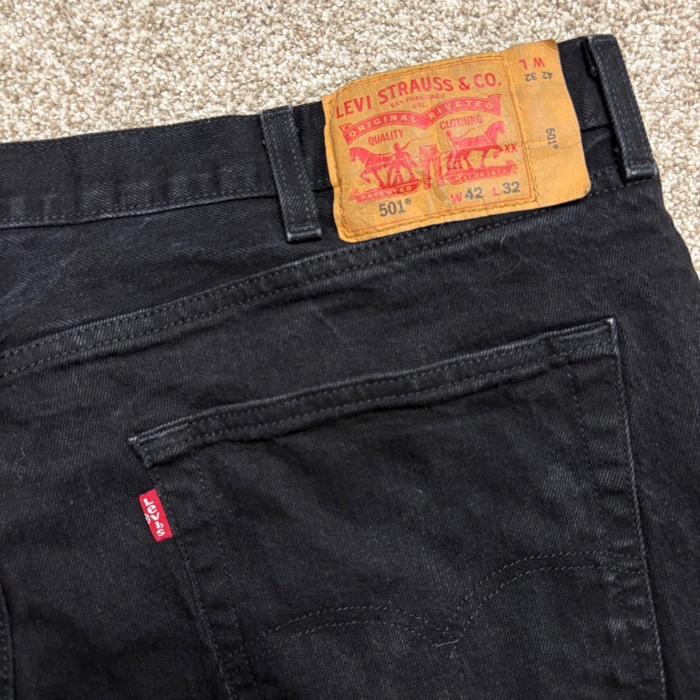 Levi's 501 Original Fit Jeans Men 42x32 Black Straight Leg Button Fly Denim